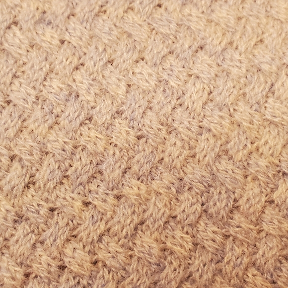 100% cashmere baby cable knit Kinross scarf - Picture 3 of 4